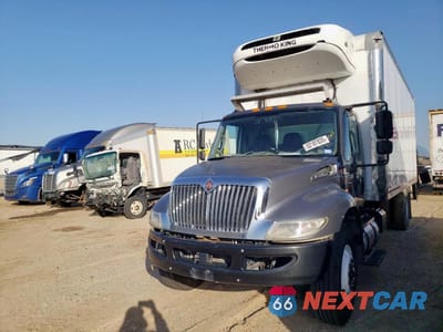 Drugie zdjęcie samochodu z przodu: 2019 INTERNATIONAL 4000 4300 - TRUCKS REFRIGERATED BOX TRUCK VIN:3HAMMMML5KL010476 - miniatura