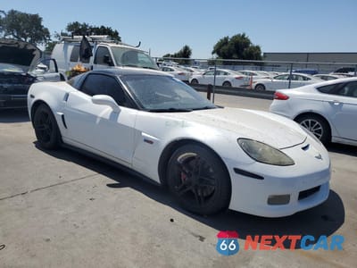 Czwarte zdjęcie samochodu z boku: 2008 CHEVROLET CORVETTE VIN:1G1YY25W085135037 - miniatura