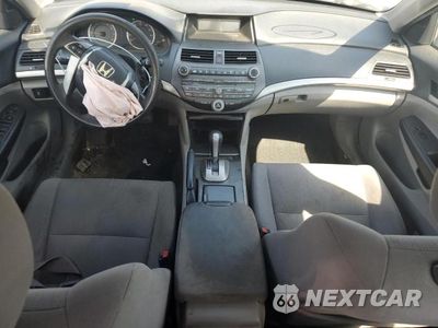 Zdjęcie 8 z 13 samochodu: 2012 HONDA ACCORD LX VIN:1HGCP2F30CA092264 - miniatura
