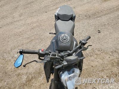Piąte zdjęcie samochodu w środku: 2023 KTM 200 DUKE VIN:MD2JPC409PC020973 - miniatura