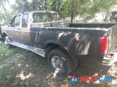 Trzecie zdjęcie samochodu z tyłu: 1993 FORD F250 VIN:1FTHX26M5PKB14658 - miniatura