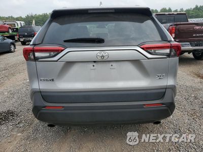 Zdjęcie 6 z 13 samochodu: 2021 TOYOTA RAV4 XLE VIN:2T3P1RFV3MW146316 - miniatura