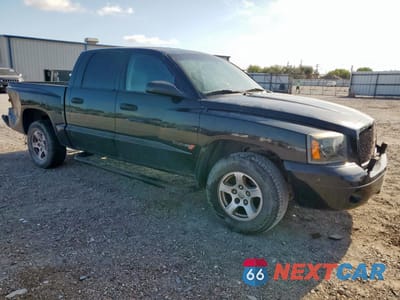 Czwarte zdjęcie samochodu z boku: 2007 DODGE DAKOTA QUAD SLT VIN:1D7HE48N97S166520 - miniatura
