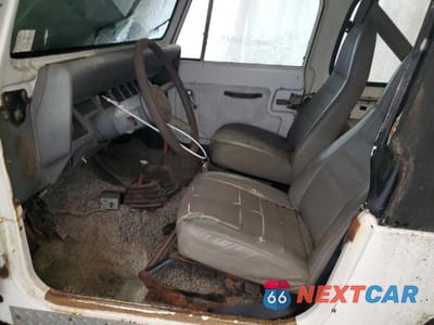 Zdjęcie 7 z 13 samochodu: 1989 JEEP WRANGLER / YJ VIN:2J4FY19E1KJ169856 - miniatura