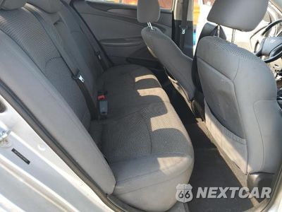 Zdjęcie 10 z 13 samochodu: 2012 HYUNDAI SONATA VIN:5NPEB4AC9CH496102 - miniatura