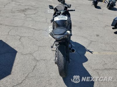 Zdjęcie 6 z 10 samochodu: 2020 YAMAHA YZFR3 A VIN:MH3RH18Y1LK004908 - miniatura