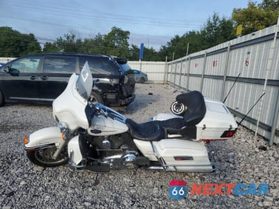 Trzecie zdjęcie samochodu z tyłu: 2013 HARLEY-DAVIDSON FLHTCU ULTRA CLASSIC ELECTRA GLIDE VIN:1HD1FCM12DB634104 - miniatura