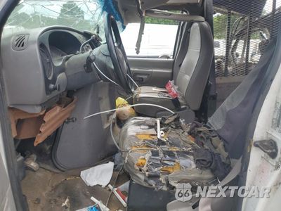 Zdjęcie 7 z 14 samochodu: 1998 FORD ECONOLINE E350 SUPER DUTY VIN:1FBSS31L5WHA89771 - miniatura