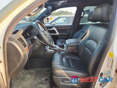 Zdjęcie 7 z 16 samochodu: 2021 TOYOTA LAND CRUISER VX-R VIN:JTMCY7AJ9M4099597 - miniatura