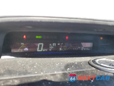 Zdjęcie 9 z 12 samochodu: 2012 TOYOTA PRIUS V VIN:JTDZN3EU6C3147254 - miniatura