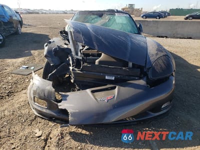 Piąte zdjęcie samochodu w środku: 2011 CHEVROLET CORVETTE GRAND SPORT VIN:1G1YW2DW7B5100817 - miniatura