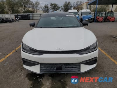 Piąte zdjęcie samochodu w środku: 2022 KIA EV6 GT LINE VIN:KNDC4DLC0N5062930 - miniatura