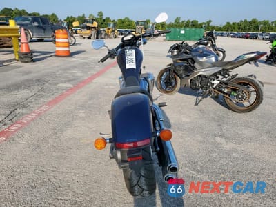 Czwarte zdjęcie samochodu z boku: 2019 HONDA VT1300 CX VIN:JH2SC6121KK400215 - miniatura