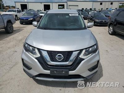 Piąte zdjęcie samochodu w środku: 2017 NISSAN ROGUE S VIN:KNMAT2MT7HP531937 - miniatura
