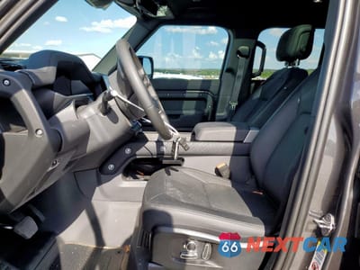 Zdjęcie 7 z 15 samochodu: 2024 LAND ROVER DEFENDER 130 OUTBOUND VIN:SALEWFEUXR2256997 - miniatura