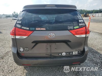 Zdjęcie 6 z 14 samochodu: 2014 TOYOTA SIENNA VIN:5TDZK3DC6ES480394 - miniatura