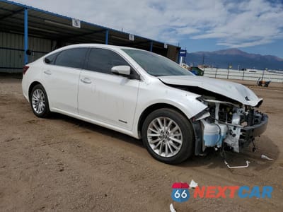 Czwarte zdjęcie samochodu z boku: 2018 TOYOTA AVALON HYBRID VIN:4T1BD1EB0JU063845 - miniatura