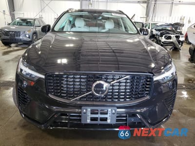 Piąte zdjęcie samochodu w środku: 2025 VOLVO XC60 PLUS VIN:YV4H60RC2S1199741 - miniatura