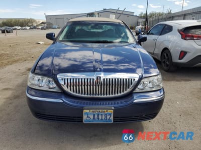 Piąte zdjęcie samochodu w środku: 2007 LINCOLN TOWN CAR SIGNATURE VIN:1LNHM81W27Y609736 - miniatura