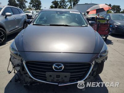 Piąte zdjęcie samochodu w środku: 2018 MAZDA 3 TOURING VIN:3MZBN1L31JM266113 - miniatura
