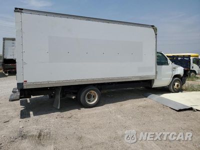 Trzecie zdjęcie samochodu z tyłu: 2013 FORD ECONOLINE E350 SUPER DUTY CUTAWAY VAN VIN:1FDWE3FL9DDB20436 - miniatura