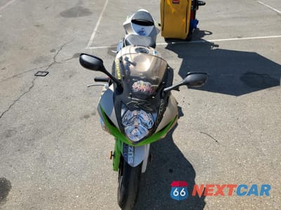 Piąte zdjęcie samochodu w środku: 2013 SUZUKI GSX-R750 VIN:JS1GR7MA4D2100011 - miniatura