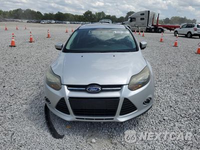Piąte zdjęcie samochodu w środku: 2013 FORD FOCUS TITANIUM VIN:1FADP3J2XDL270510 - miniatura