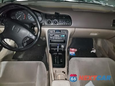 Zdjęcie 8 z 12 samochodu: 1996 HONDA ACCORD LX VIN:1HGCD5631TA046176 - miniatura