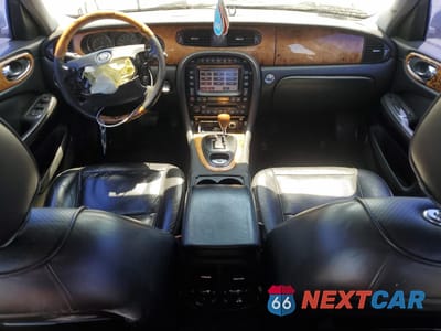 Zdjęcie 8 z 13 samochodu: 2008 JAGUAR XJ8 L VIN:SAJWA79B08SH25316 - miniatura