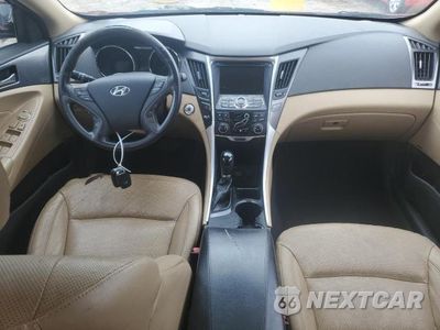 Zdjęcie 8 z 12 samochodu: 2015 HYUNDAI SONATA HYBRID VIN:KMHEC4A43FA135459 - miniatura