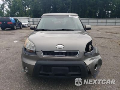 Piąte zdjęcie samochodu w środku: 2010 KIA SOUL + VIN:KNDJT2A20A7133535 - miniatura