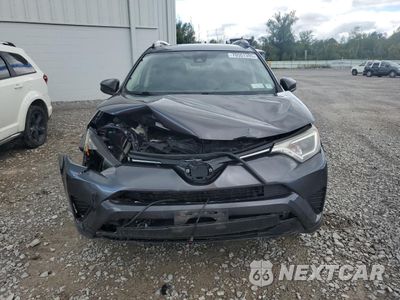 Piąte zdjęcie samochodu w środku: 2018 TOYOTA RAV4 LE VIN:JTMBFREV7JJ221770 - miniatura