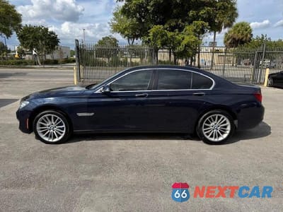 Zdjęcie 12 z 15 samochodu: 2015 BMW 750 XI VIN:WBAYB6C5XFD965910 - miniatura