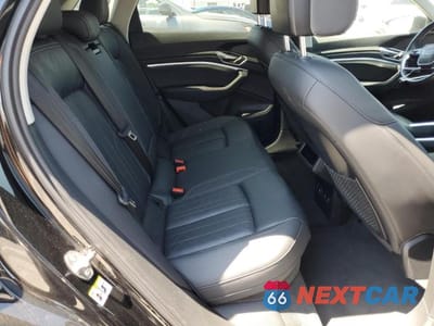Zdjęcie 11 z 14 samochodu: 2021 AUDI E-TRON PREMIUM VIN:WA1AAAGE7MB029993 - miniatura