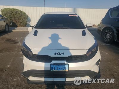 Piąte zdjęcie samochodu w środku: 2023 KIA FORTE LX VIN:3KPF24AD0PE624752 - miniatura
