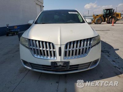 Piąte zdjęcie samochodu w środku: 2012 LINCOLN MKT VIN:2LMHJ5AT9CBL53684 - miniatura
