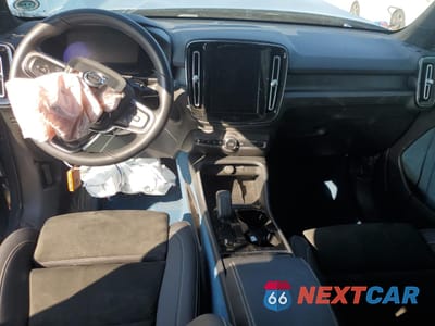 Zdjęcie 8 z 13 samochodu: 2022 VOLVO C40 P8 RECHARGE ULTIMATE VIN:YV4ED3GB2N2004210 - miniatura