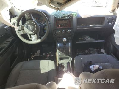 Zdjęcie 8 z 13 samochodu: 2015 JEEP PATRIOT SPORT VIN:1C4NJPBB5FD313511 - miniatura