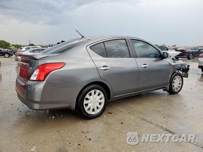 Trzecie zdjęcie samochodu z tyłu: 2018 NISSAN VERSA S VIN:3N1CN7AP6JL868675 - miniatura