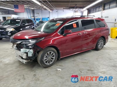 2024 TOYOTA SIENNA XLE 5TDJSKFC8RS145180 - główne zdjęcie licytacji z USA - miniatura