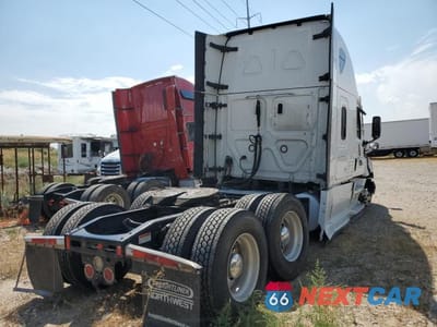 Czwarte zdjęcie samochodu z boku: 2020 FREIGHTLINER CASCADIA 126 SEMI TRUCK VIN:3AKJHHDR4LSMC3762 - miniatura