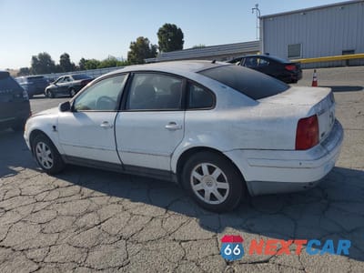 Drugie zdjęcie samochodu z przodu: 1999 VOLKSWAGEN PASSAT GLS VIN:WVWAA63B1XE507312 - miniatura