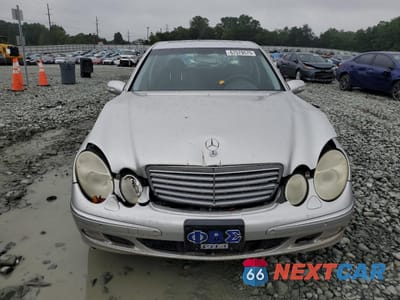 Piąte zdjęcie samochodu w środku: 2004 MERCEDES-BENZ E 320 4MATIC VIN:WDBUF82J94X147479 - miniatura