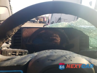 Zdjęcie 9 z 14 samochodu: 2025 RIVIAN EDV 700 VIN:7FCEHEB23SN029762 - miniatura