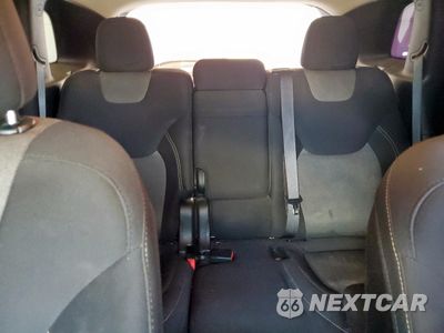 Zdjęcie 10 z 16 samochodu: 2017 JEEP CHEROKEE SPORT VIN:1C4PJLAB8HW623792 - miniatura