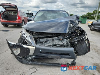 Piąte zdjęcie samochodu w środku: 2018 MITSUBISHI ECLIPSE CROSS LE LE VIN:JA4AT4AA3JZ047170 - miniatura