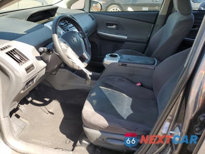 Zdjęcie 7 z 12 samochodu: 2012 TOYOTA PRIUS V VIN:JTDZN3EU6C3147254 - miniatura
