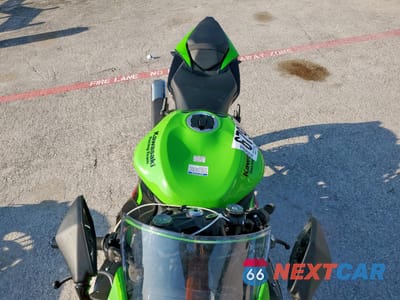 Piąte zdjęcie samochodu w środku: 2022 KAWASAKI ZX636 K VIN:JKBZXJG17NA019739 - miniatura