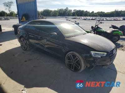 Czwarte zdjęcie samochodu z boku: 2019 AUDI A3 PREMIUM VIN:WAUAUGFF7KA119946 - miniatura