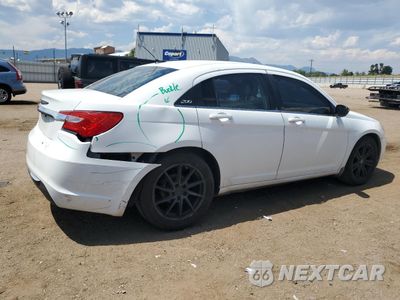 Trzecie zdjęcie samochodu z tyłu: 2013 CHRYSLER 200 LX VIN:1C3CCBAB5DN698828 - miniatura